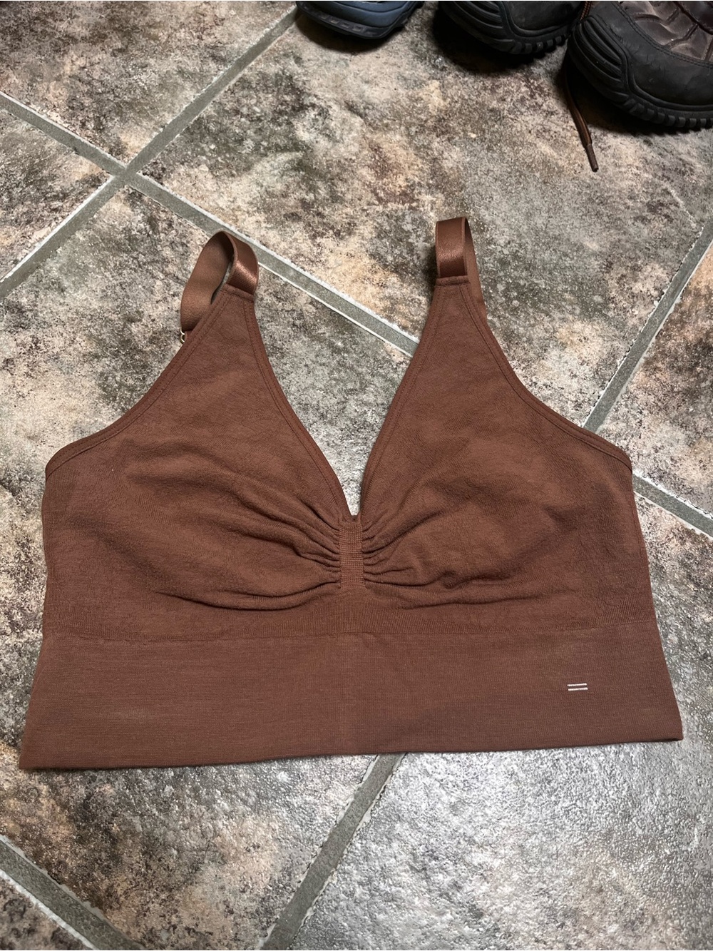 Wireless V-Neck Seamless Bralette in Brown
